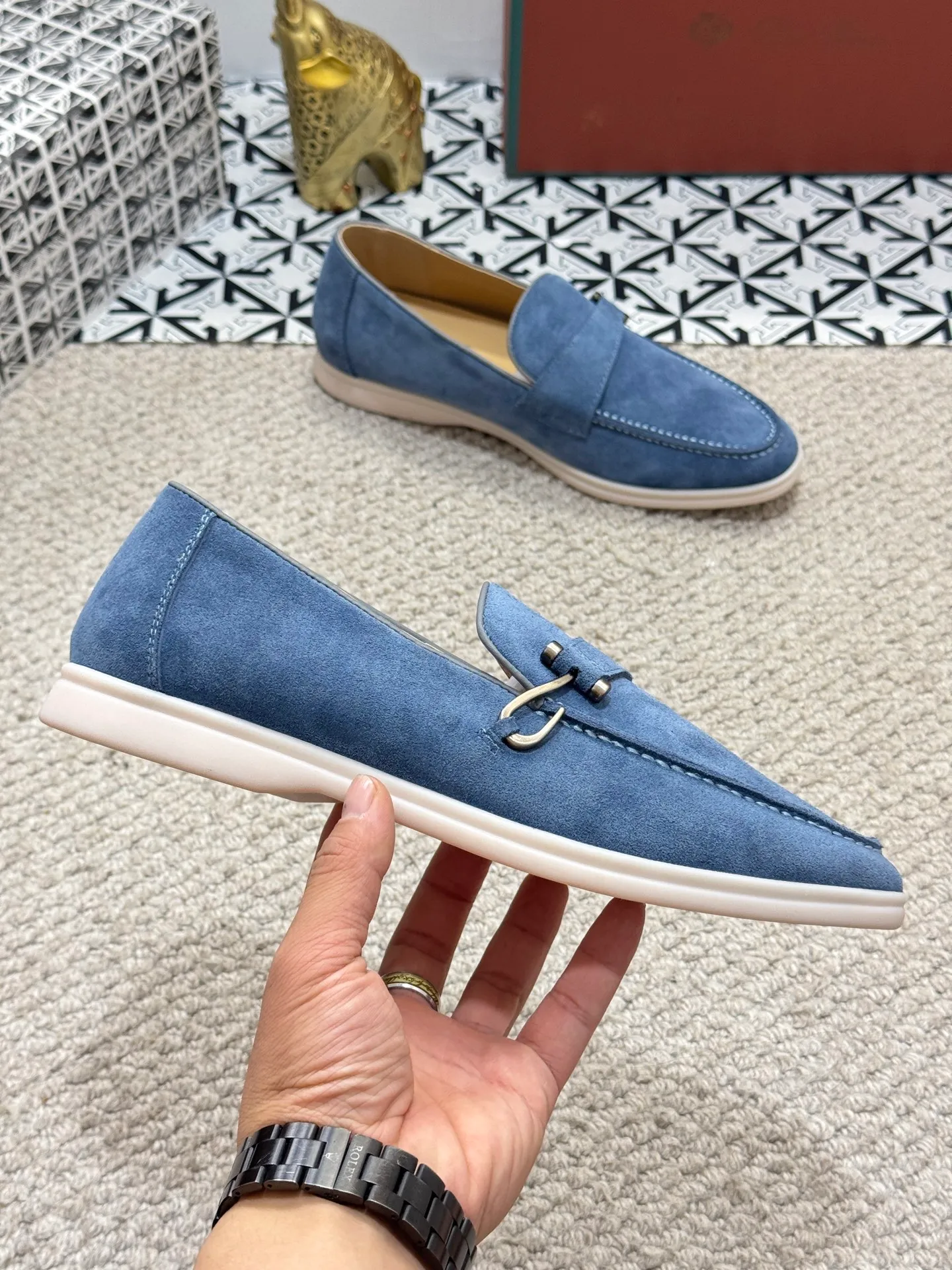 Men's men's shoes 💰380 [New model] 🍓🍓Loro Piana - LP couple model. The new moccasins are made of water-repellent treated suede uppers with rubber soles, a classic. The complex craftsmanship and meticulous structure make the shoes light and soft, allowing you to walk comfortably and freely. Perfect for wearing at the beach or out in the water during the summer. Size: 35-44 (45 customized MH)